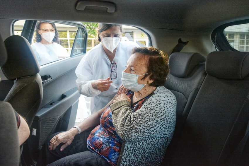 Santo André vacina 2.434 idosos com 90 anos ou mais neste fim de semana