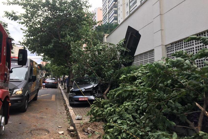 Acidente entre dois veículos em São Caetano deixa um taxista ferido