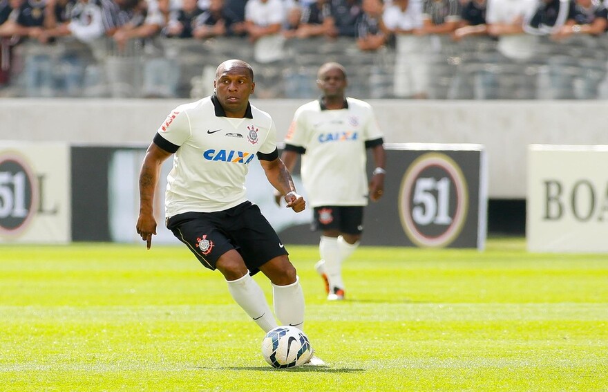 Morre ex-jogador de futebol do Corinthians Gilmar Fubá aos 45 anos