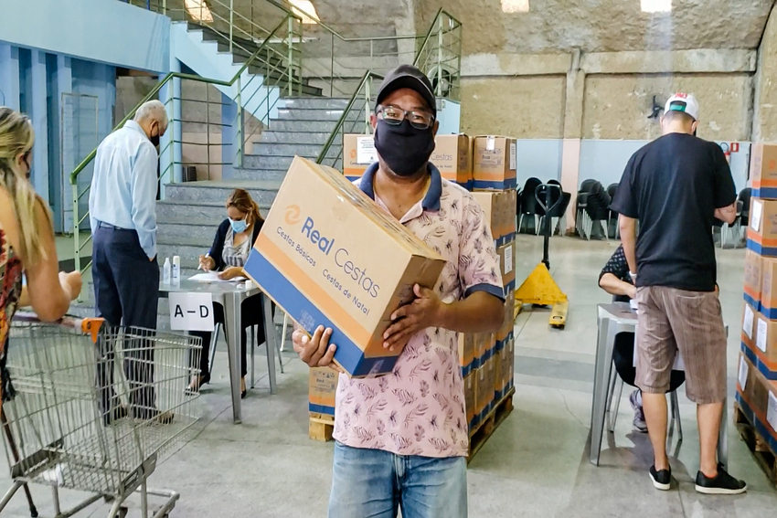S.Bernardo entrega 1.845 cestas para profissionais do transporte escolar