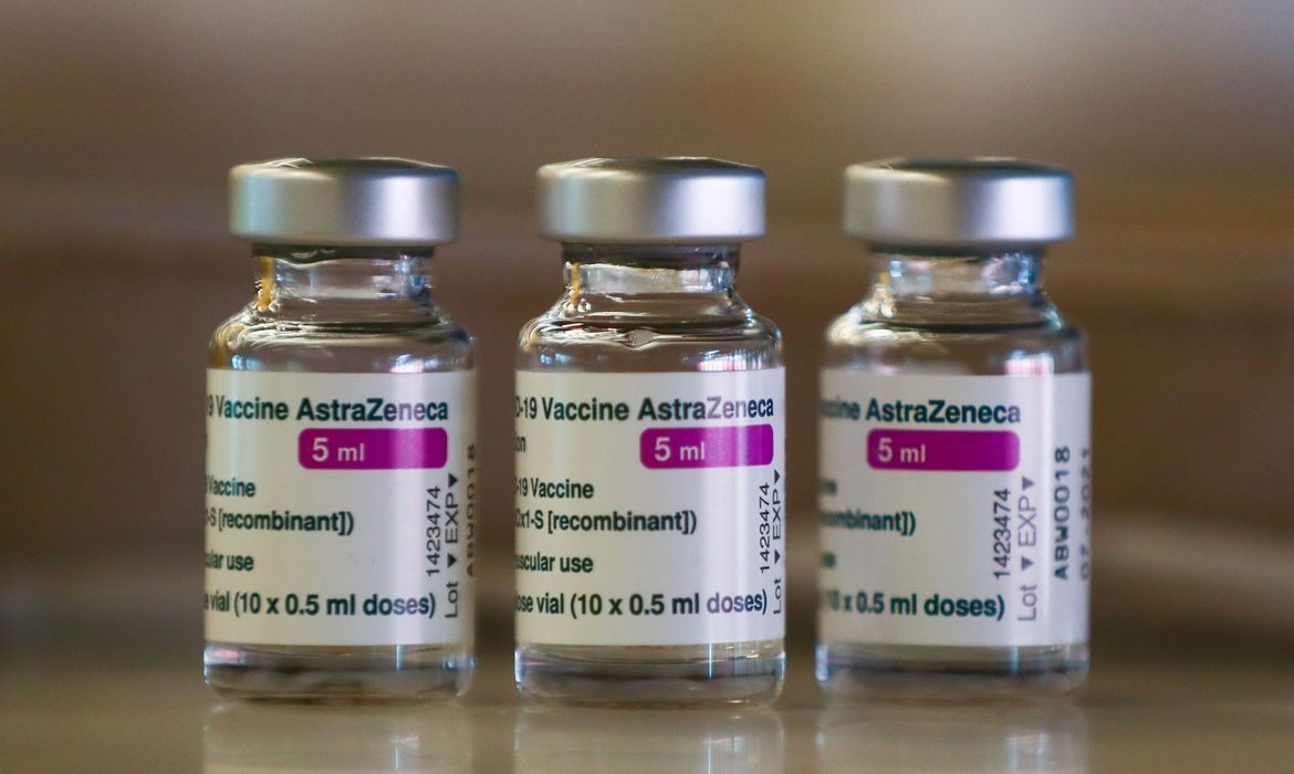 Municípios do ABCD negam que aplicaram doses vencidas da Astrazeneca