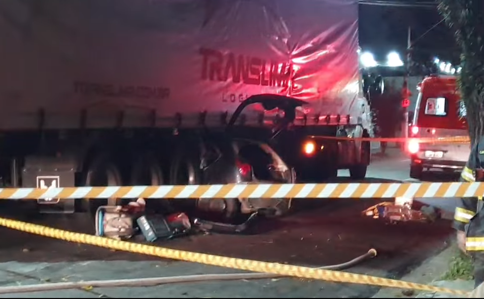 Acidente entre carro e caminhão deixa duas vítimas em Santo André