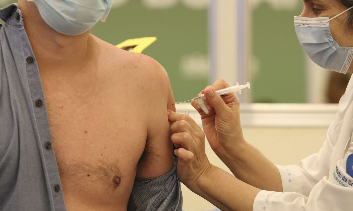 Diadema antecipa vacinação contra covid-19 para pessoas com 39 anos