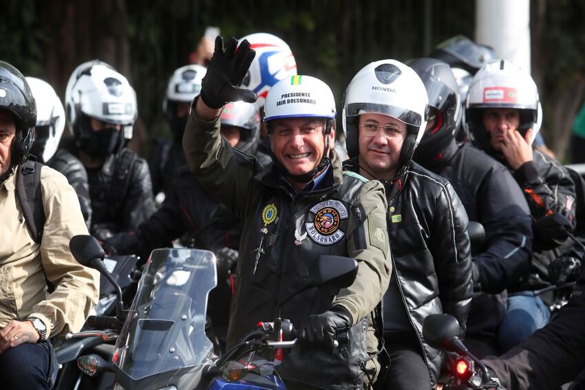 Governo Doria multa Bolsonaro por não usar máscara em ato com motociclistas