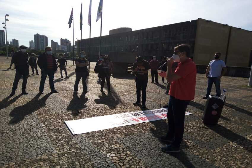 Servidores protestam contra projeto de Paulo Serra que altera previdência