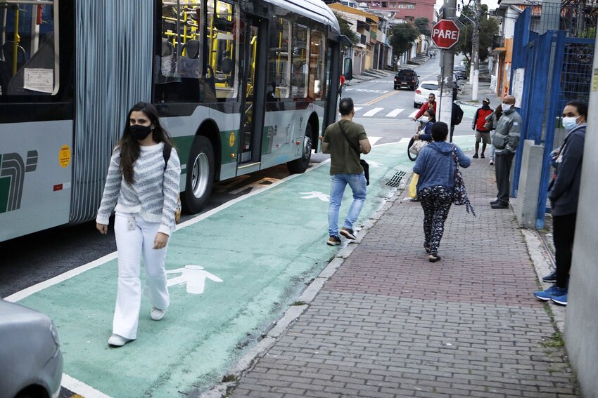 Diadema implanta as primeiras faixas verdes para pedestres