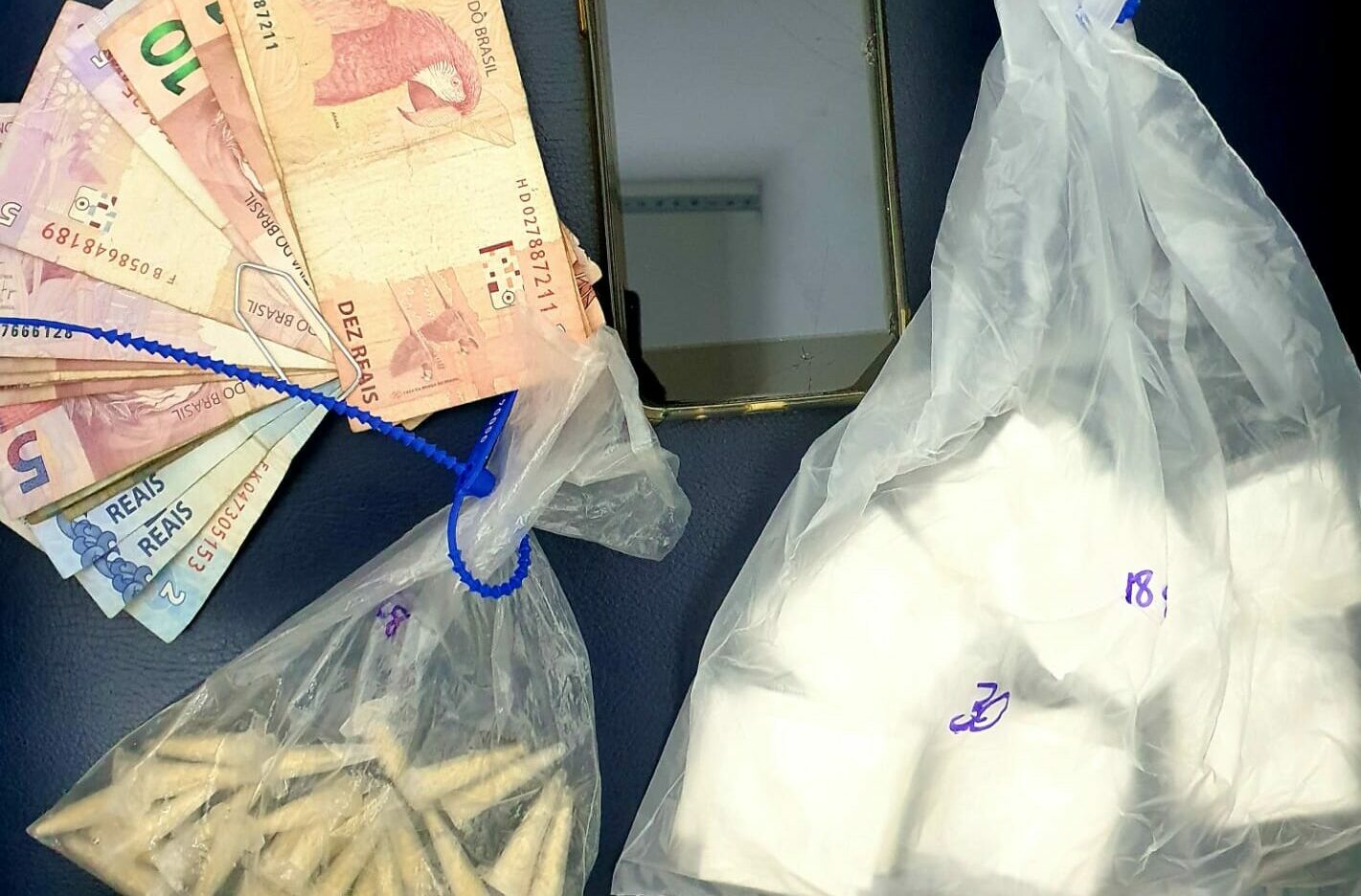 PM de São Bernardo detém dupla e apreende 60 porções de drogas