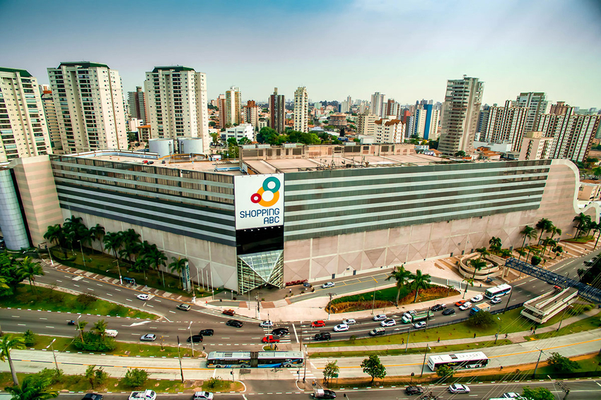 Julho Black Brasil no Shopping ABC tem descontos de até 70%