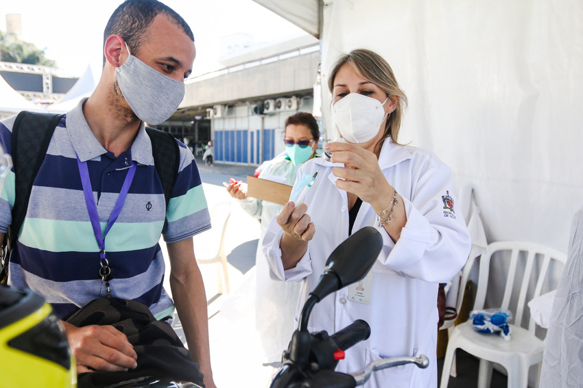 S.Bernardo abre posto na Vila São Pedro e inicia vacinação para jovens de 28 anos