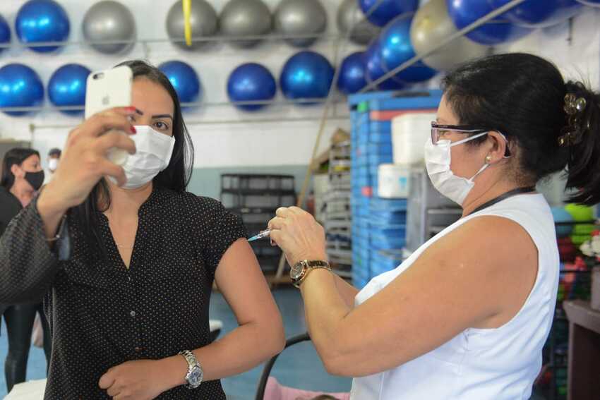 São Bernardo inicia vacinação de pessoas com 29 anos contra a Covid