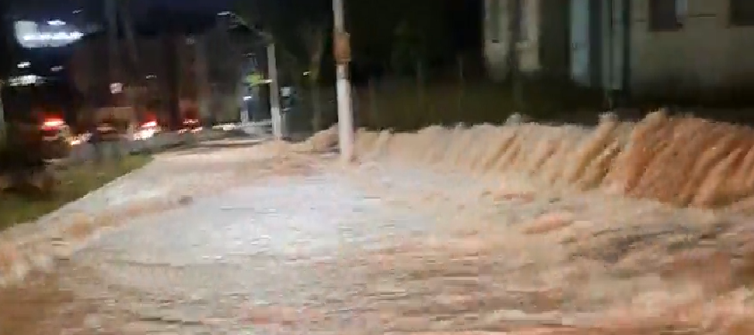 Adutora rompe e moradores sofrem com falta de água em São Bernardo