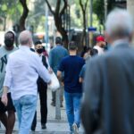 uso de máscara em local aberto