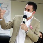 prefeito Paulo Serra discursa em lançamento de aplicativo