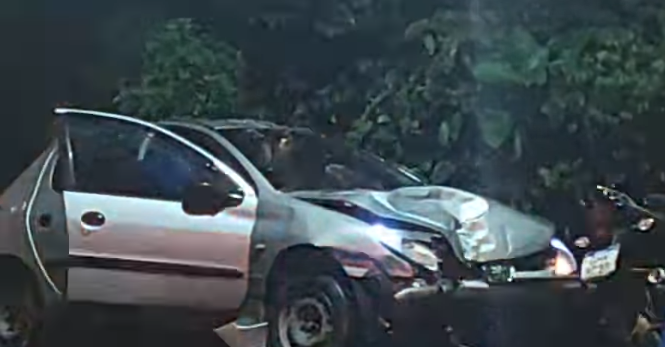 Após falta de gasolina, carros colidem e motorista se fere em Santo André