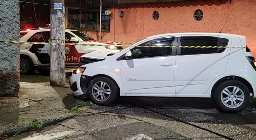 Dupla é detida em Santo André após perseguição e colisão em poste