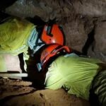 bombeiros resgatam vítimas de desmoronamento de gruta