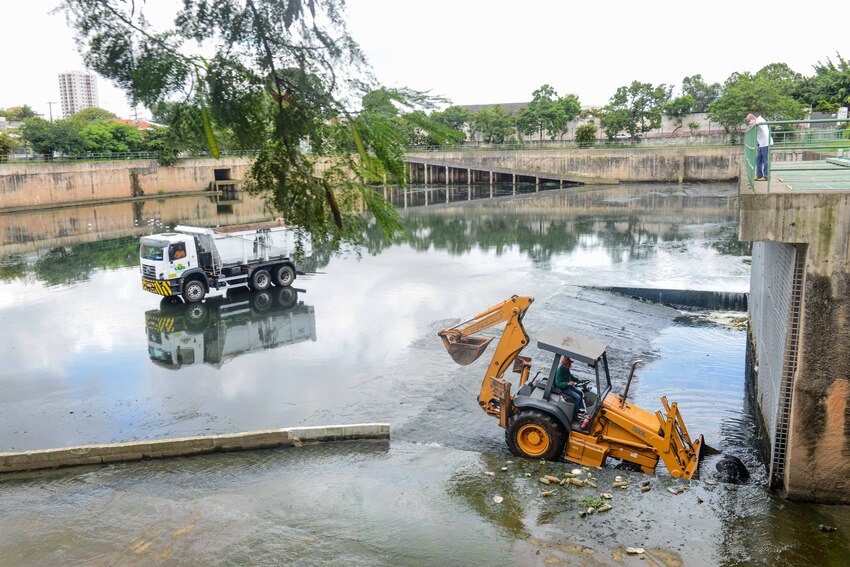S.Bernardo se prepara para as chuvas retira 3,5 mil toneladas de lixo de piscinões