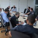 reunião na prefeitura com policiais