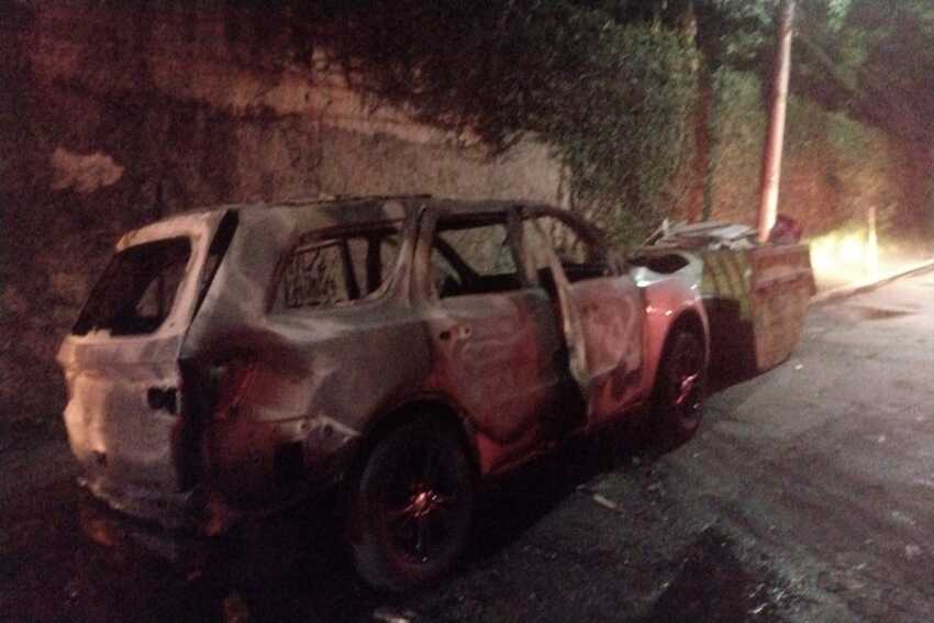 Carro de luxo de comerciante é roubado e incendiado em São Caetano