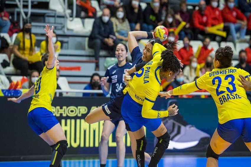 Brasil se classifica para segunda fase do Mundial feminino de handebol