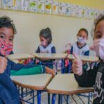 alunos em sala de aula de ribeirão pires