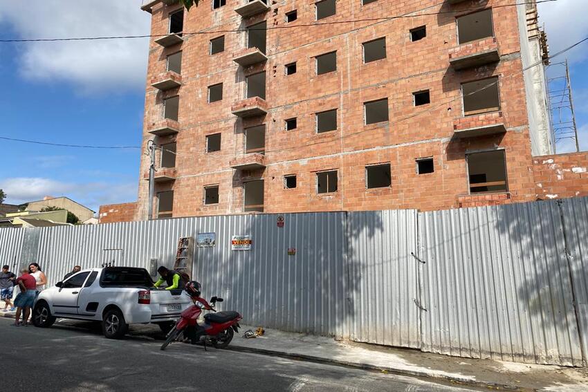 Prefeitura de Santo André lacra construção de prédio e interdita dois bares
