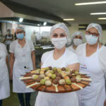 alunos de curso de confeitaria
