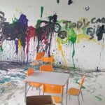 salas de aulas pichadas em escola