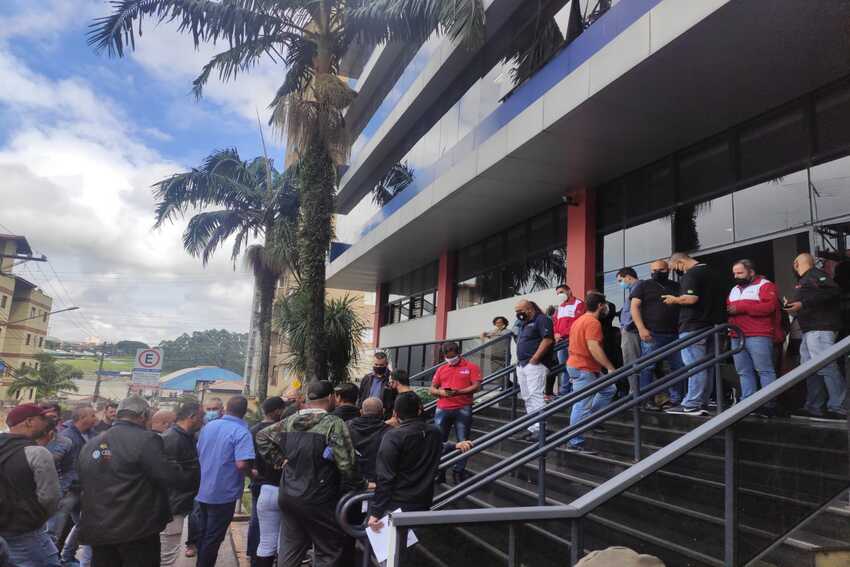 Volks recua e reintegra parte dos funcionários demitidos em São Bernardo