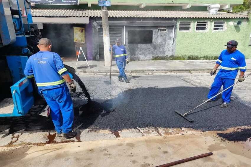 Operação tapa-buracos de Ribeirão Pires atendeu 4 bairros nesta segunda