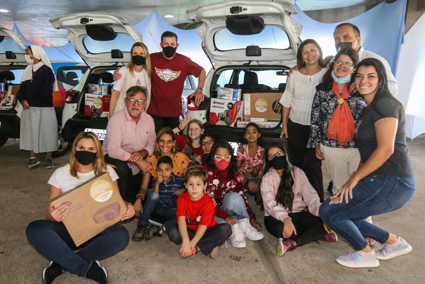 Fundo Social de São Bernardo entrega kits de inclusão digital a entidades