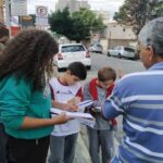 estudantes em atividade em bairro de São Bernardo