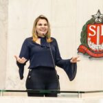 deputada carla morando na Assembleia