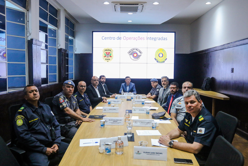 Prefeito Orlando Morando traça estratégias de segurança com forças policiais