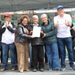 entrega de títulos em Diadema