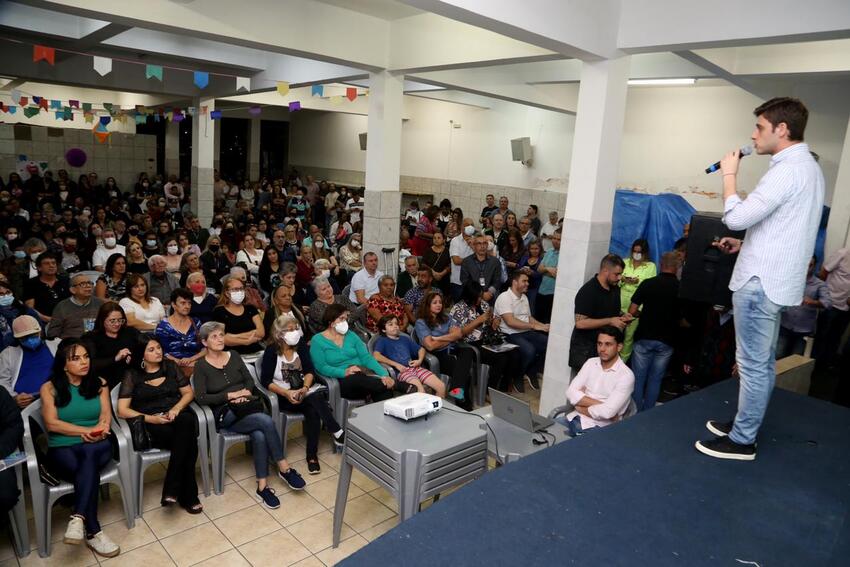 Prestação de contas de Thiago Auricchio reúne mais de 500 moradores