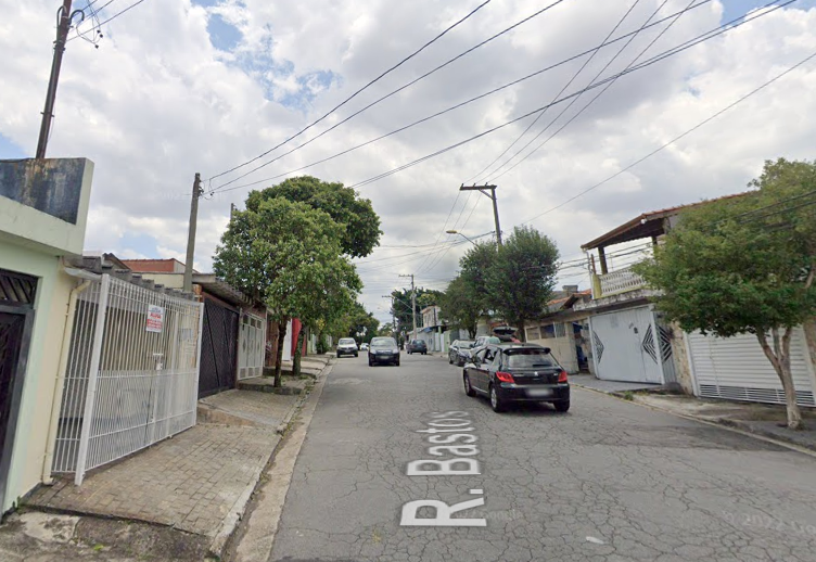 Homem é executado na garagem de sua residência em Santo André