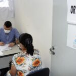 mulher sendo consultada