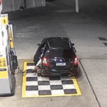 carro sai pagar gasolina