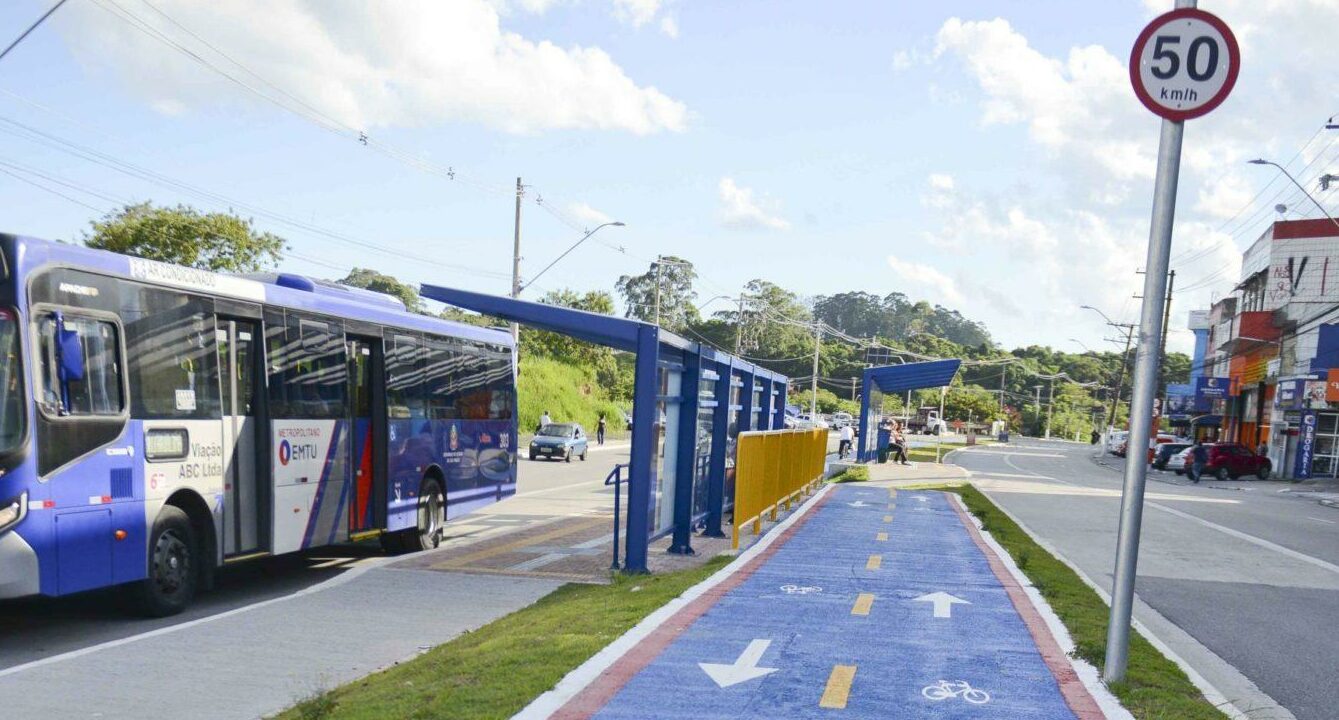 ônibus na João Firmino