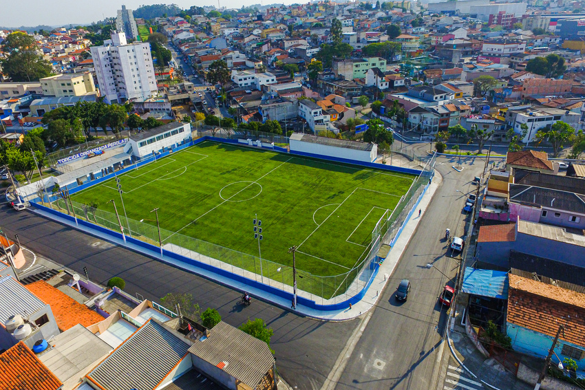 Orlando Morando entrega reforma completa do campo do Pérola Futebol Clube