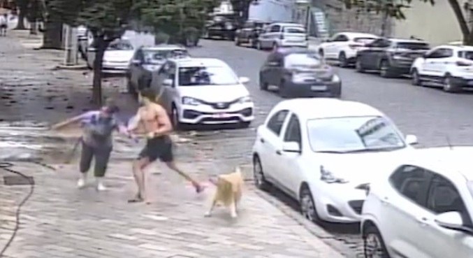 Vídeo: Faxineira é agredida enquanto lavava calçada e Polícia identifica suspeito