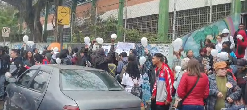 protesto de alunos em escola