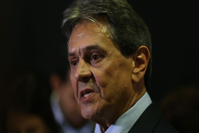 Bolsonaro posta vídeo para anunciar prisão de Roberto Jefferson