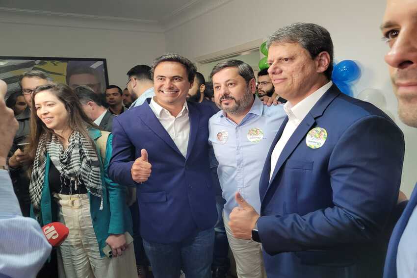 Tarcísio recebe apoio do PP e do governador do PSDB para 2º turno