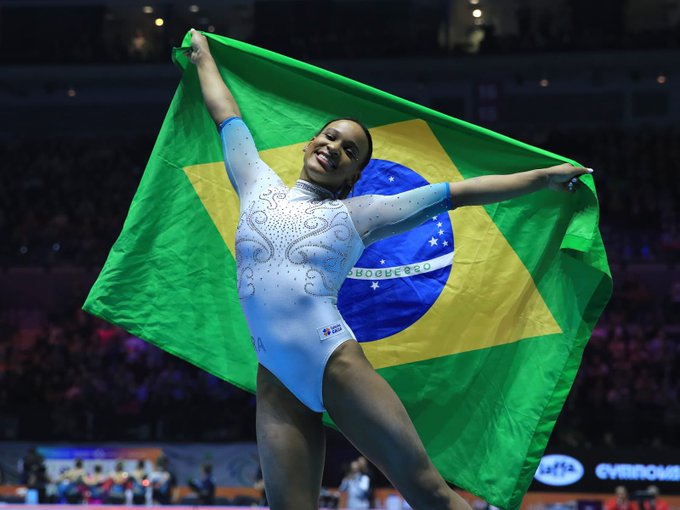 Rebeca Andrade é ouro no individual geral no Mundial de ginástica