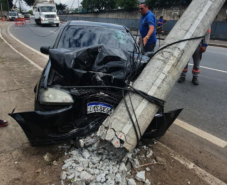 Em São Caetano, acidente na avenida dos Estados deixa duas vítimas