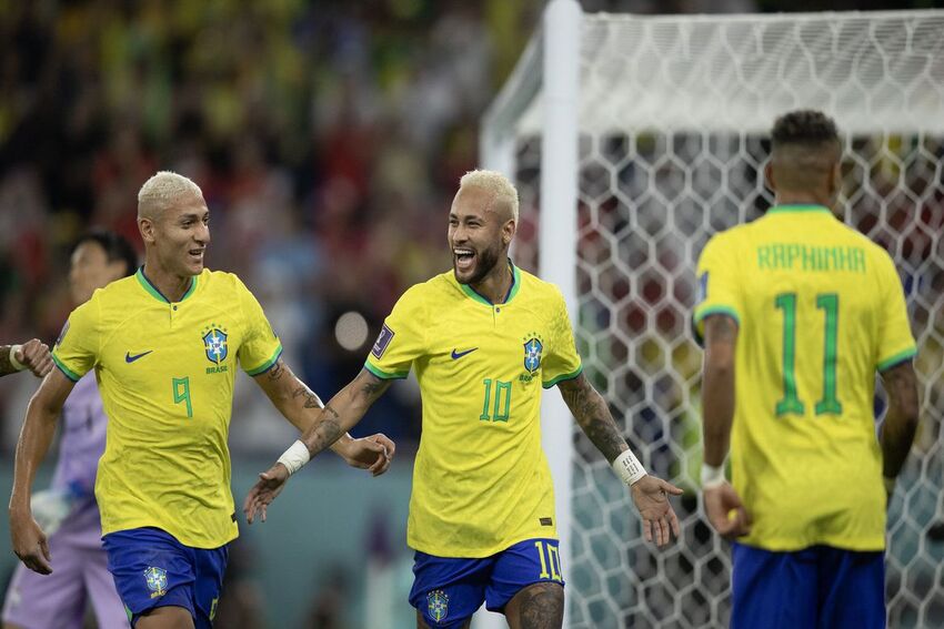 Brasil dá um baile na Coreia do Sul no 1º tempo e está nas quartas de final
