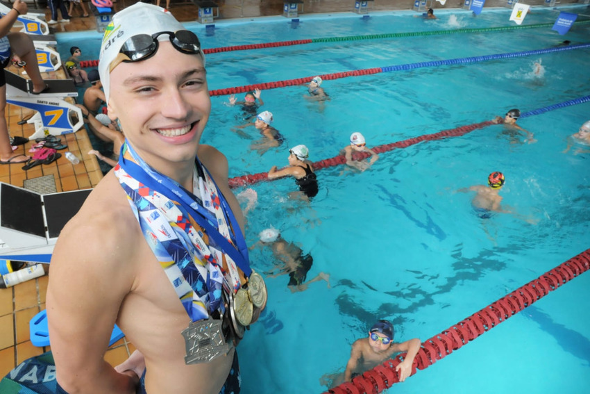 Nadador de Santo André se consagra campeão brasileiro  