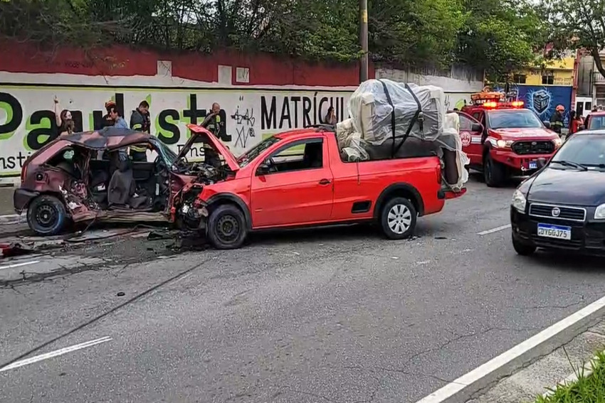 acidente entre dois carros